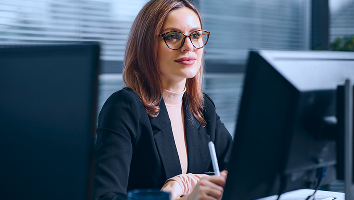 Early-Career Analyst